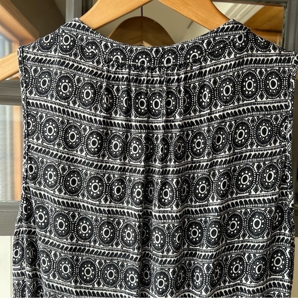 Loft By Ann Taylor Black And White Shorts Romper, Size Small - Picture 5 of 10